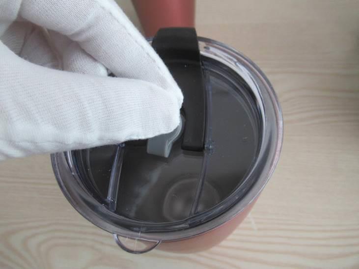 Check product functions — Operate the lid and check how it opens and closes.